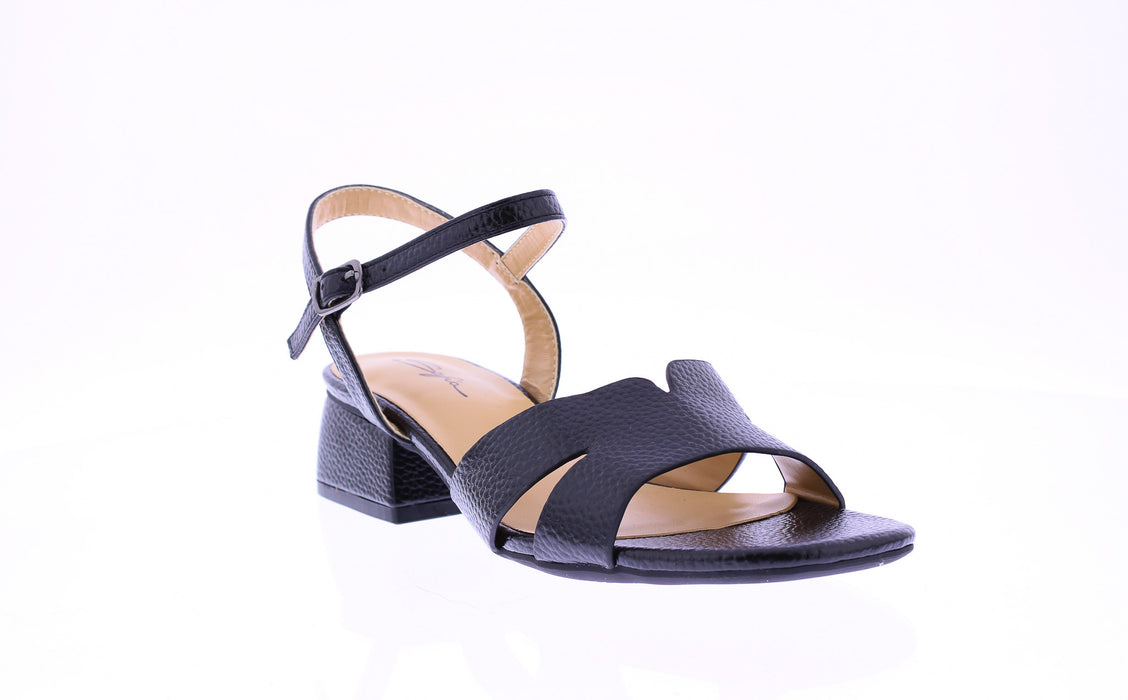 Women Pebbled Faux Leather Sandal